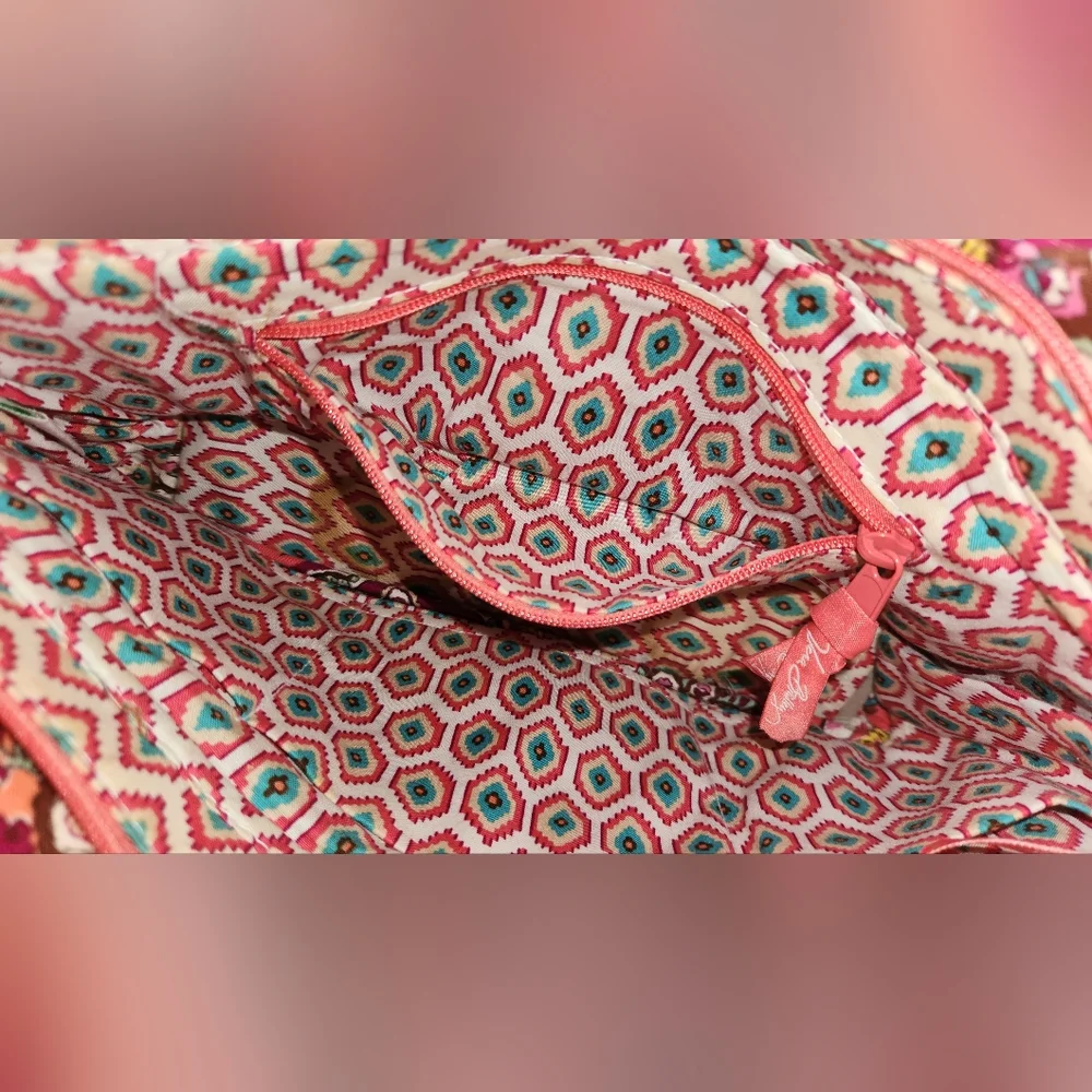 FINAL PRICE!! Vera bradley purse !! - Picture 9 of 16